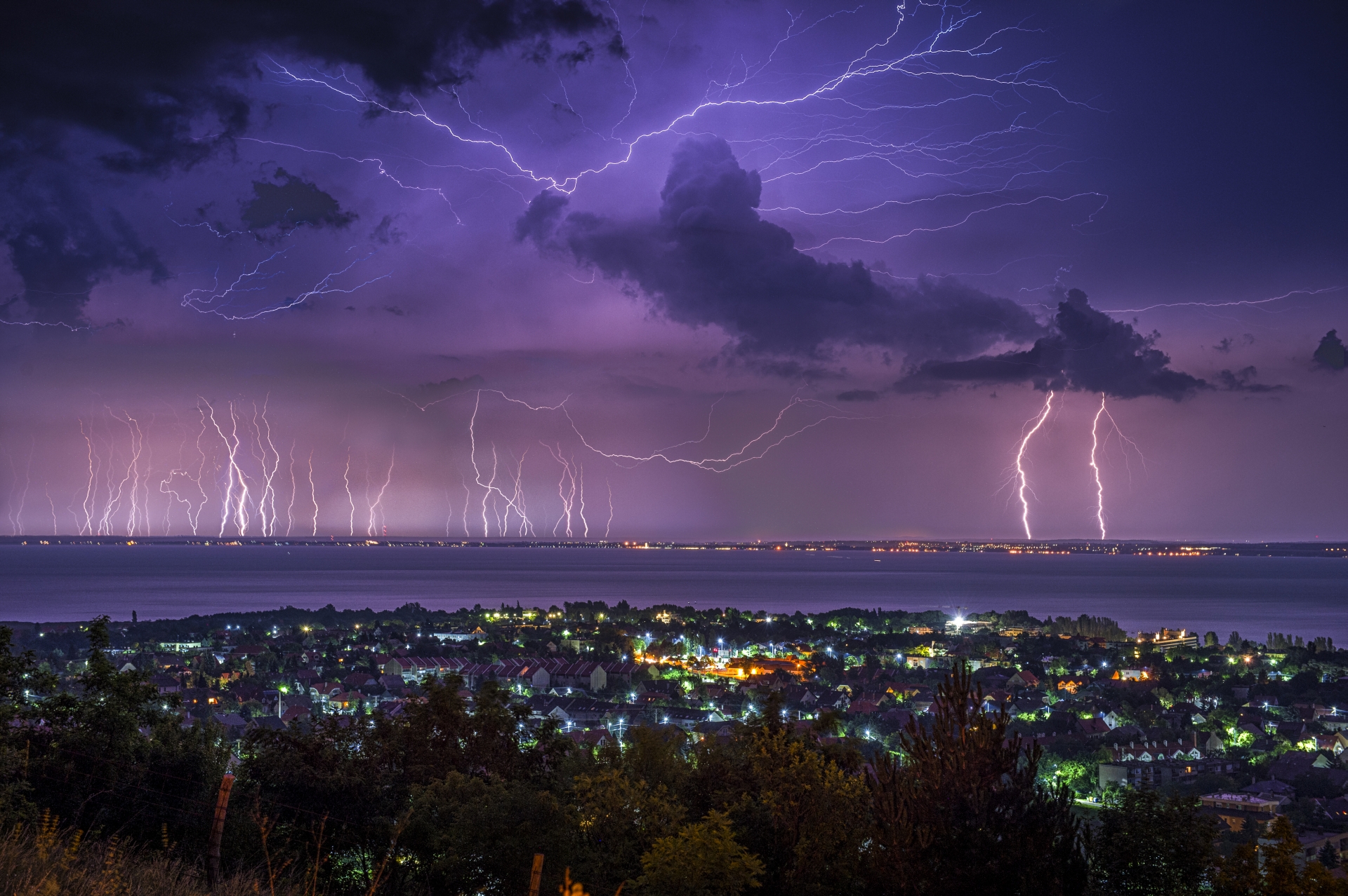 Villámok a Balatonnál