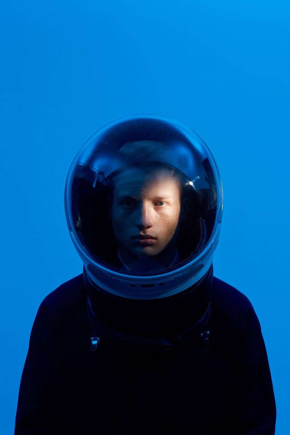 Finisszázs – Záró tárlatvezetés Surányi Miklós Overview effect című kiállításán