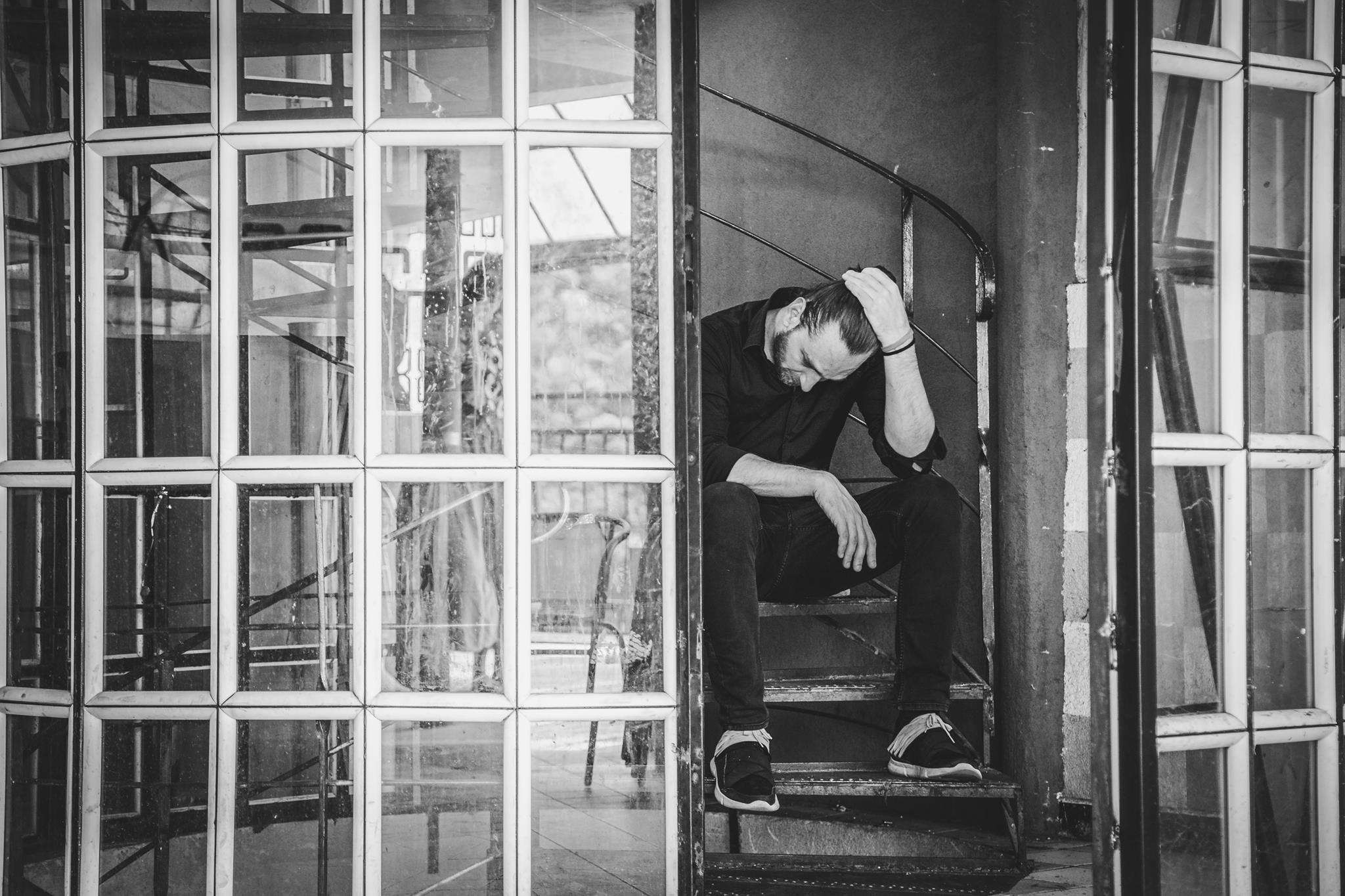 Simon Márton tárlatvezetése a 37. Magyar Sajtófotó Kiállításon