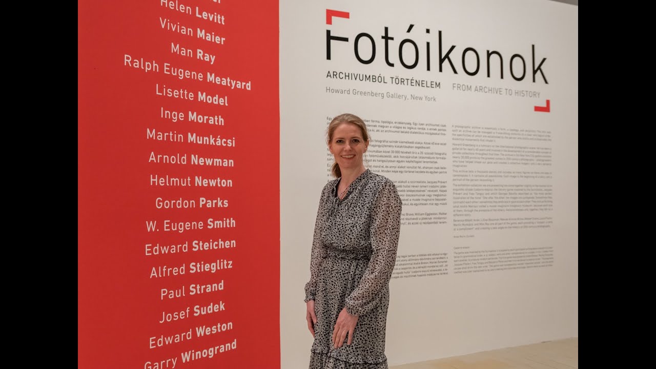 Tulipán Zsuzsanna tárlatvezetése a Fotóikonok kiállításon